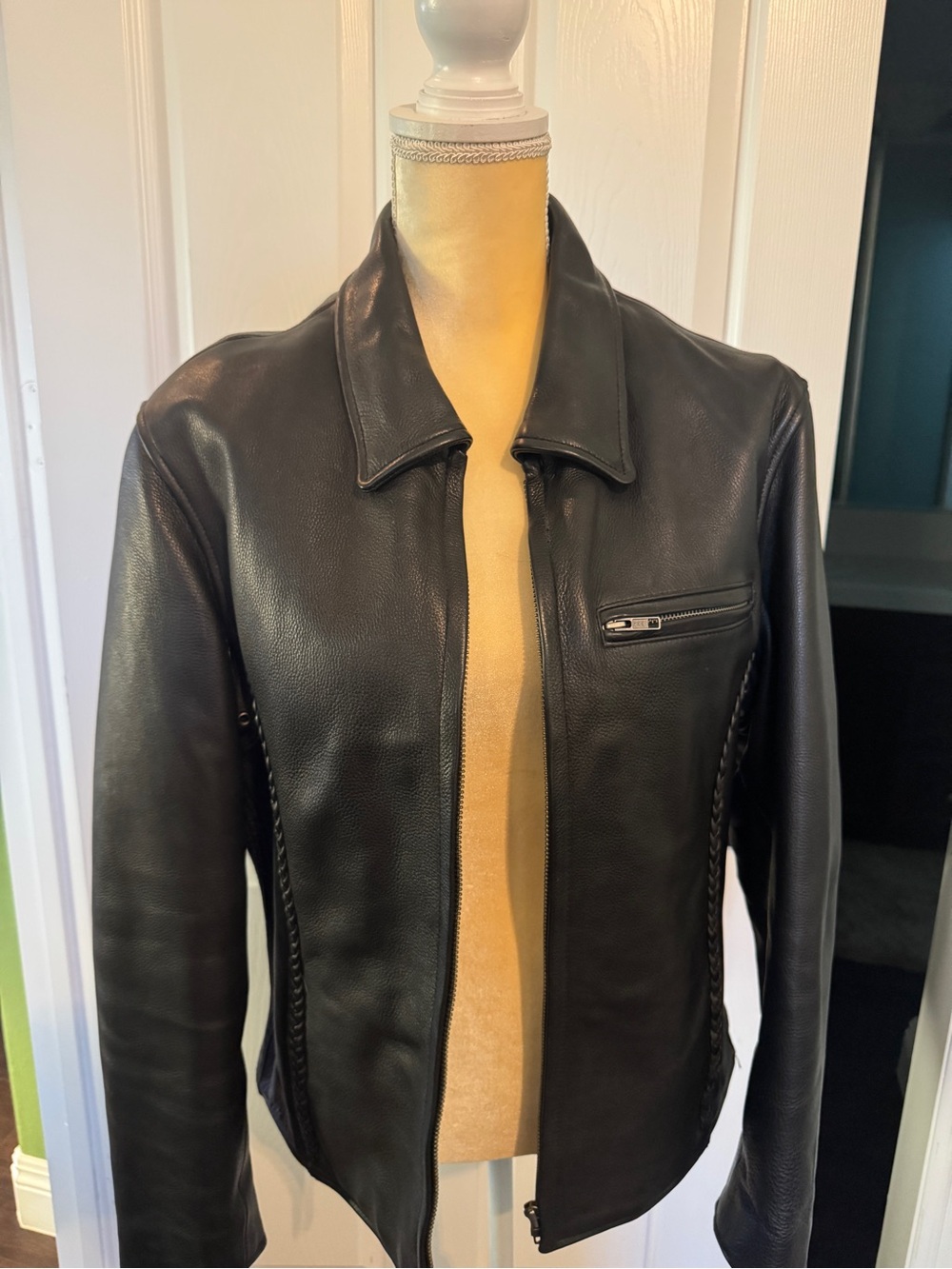 First MFG Women’s XL Genuine Leather Motorcycle Jacket Black Braided Thinsulate